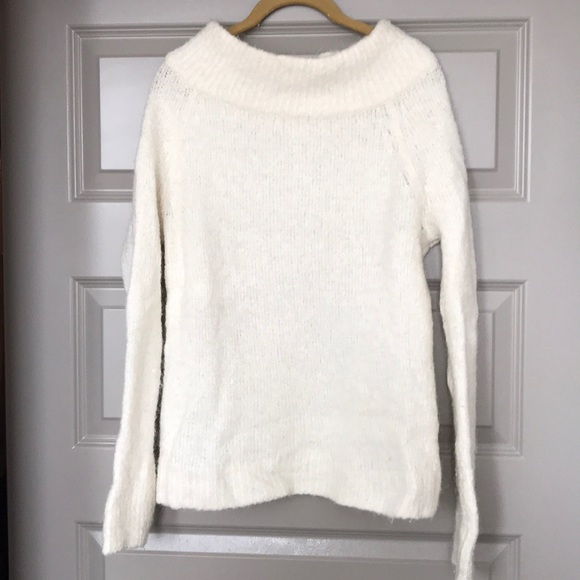 Anthropologie Sweaters - Anthropologie Wool Cream Scoop Neck Sweater